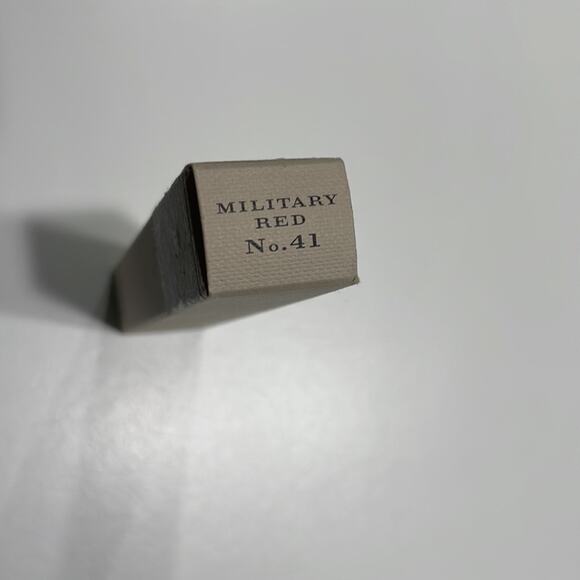 Burberry Liquid Lip Velvet Military Red - Picture 7 of 7